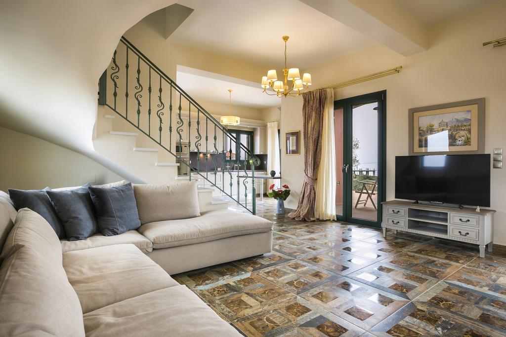Pleiades Luxury Villa スヴォロナータ エクステリア 写真