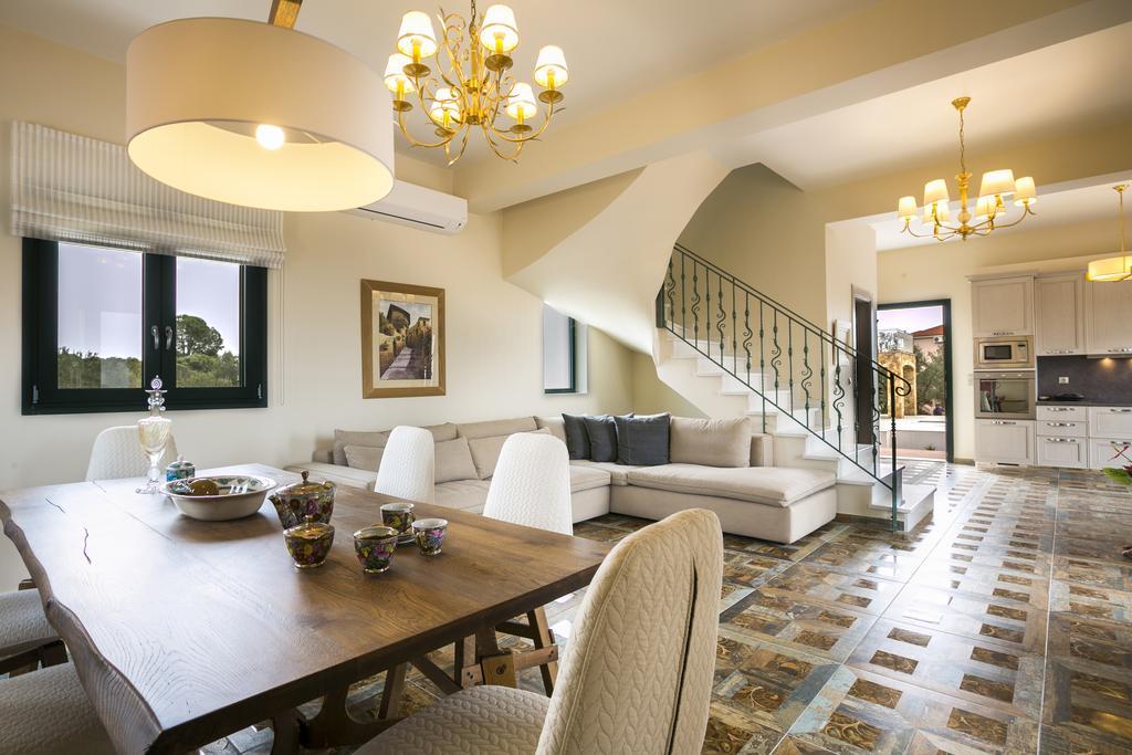 Pleiades Luxury Villa スヴォロナータ エクステリア 写真